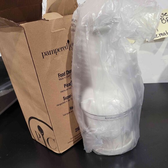 Pampered Chef Push Function Food Chopper - White #2585 - Picture 3 of 3